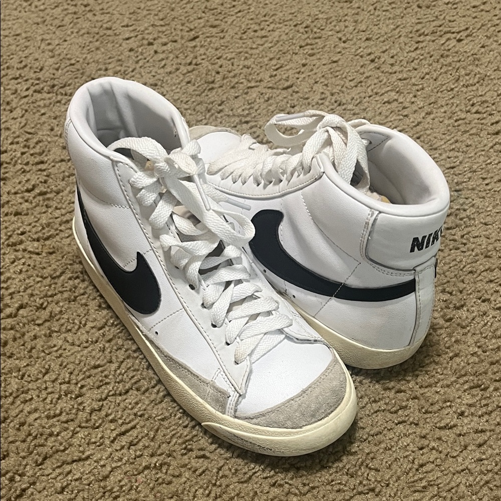 Nike White and Black High-Tops